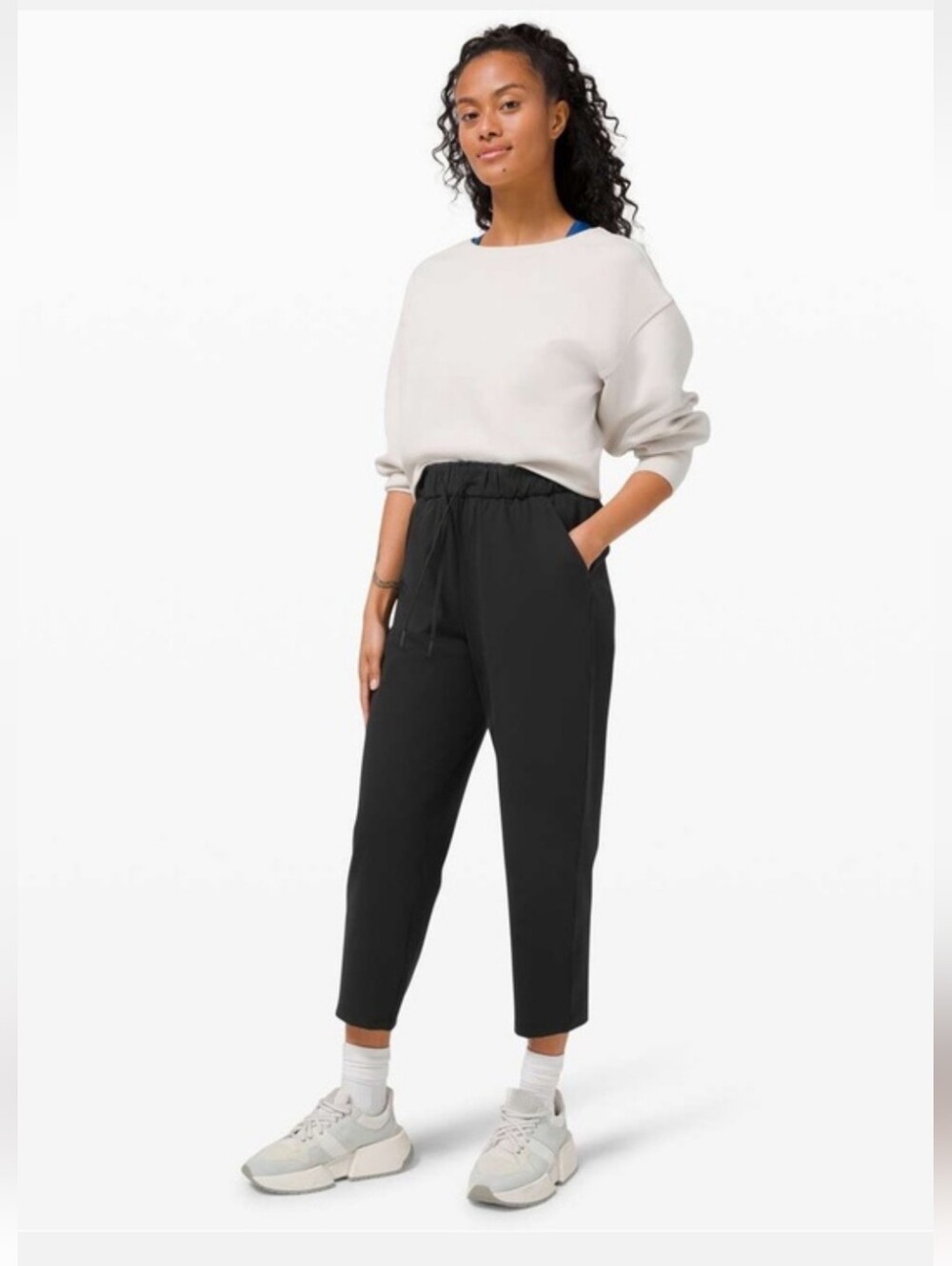 Lululemon Black Crop Tie Waist Size 4 XS Capri Pants Polyester